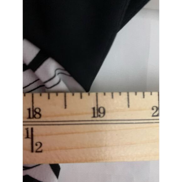 Travel Smith Low Cut V Neck Black White Y2k Dressy Floral Tunic Sz M - Picture 9 of 9